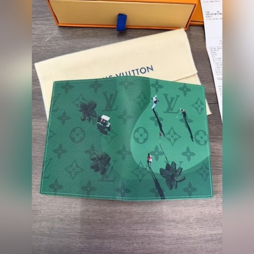 Louis Vuitton Passport Cover - Picture 7 of 8